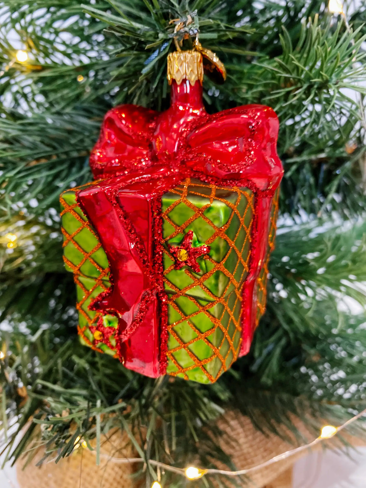 Bundled Gift in Crimson & Lime