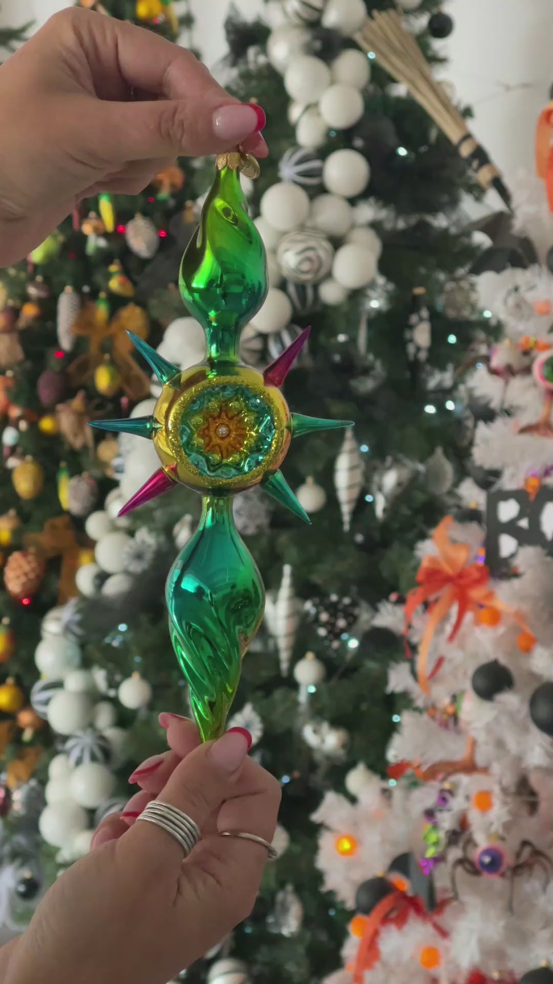 Emerald Zenith Flare | Hand-Painted Glass Ornament | Blubom 2026-085